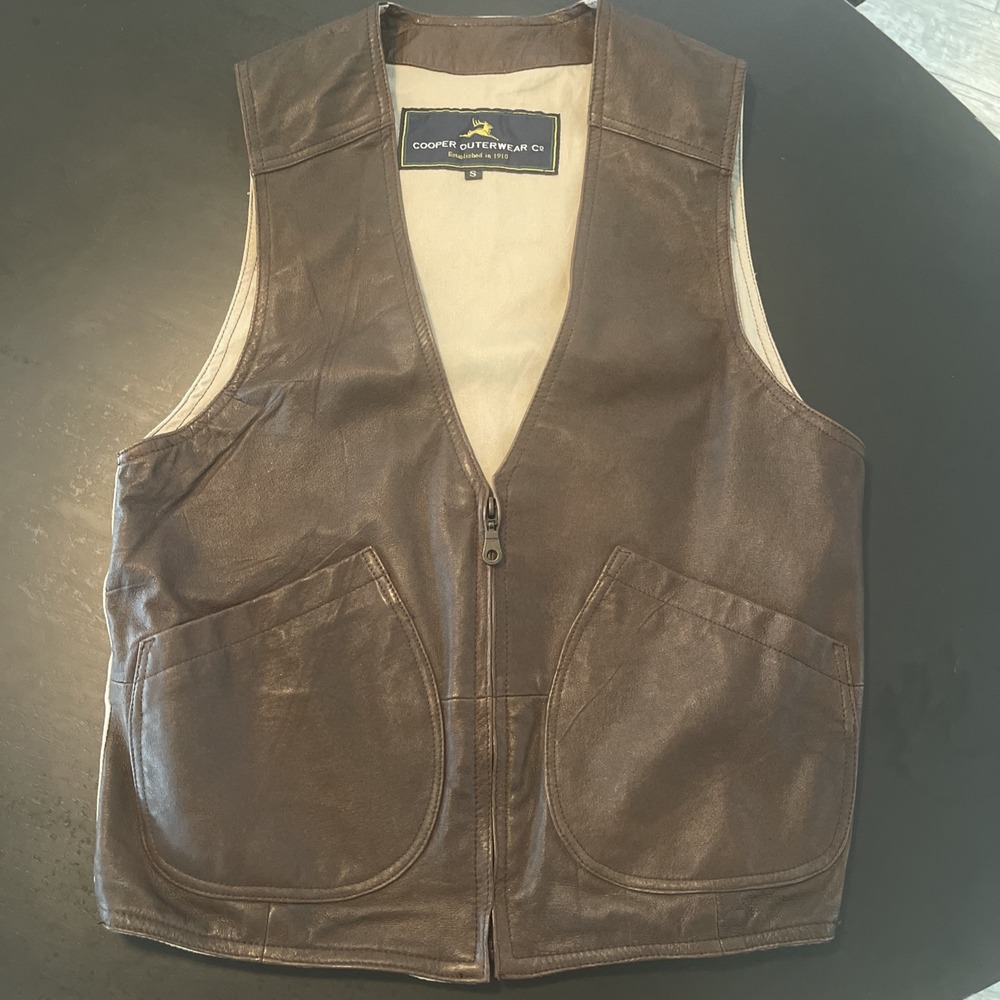 Cooper Outerwear Co‎ Brown Leather Vest Western Style Zip V Neck  Size S